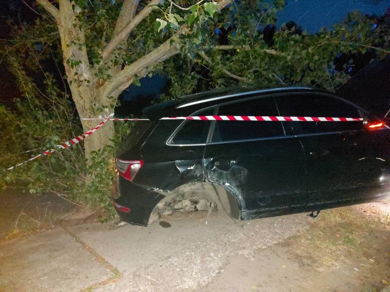 Киевляне чуть не "линчевали" пьяного водителя: в ДТП заподозрили судью (видео и фото)